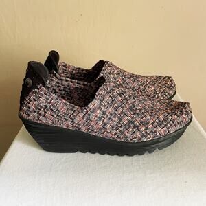 Women's Bernie Mev. New York Gem Slip On Wedges. Size 41/10-10.5. Great conditon